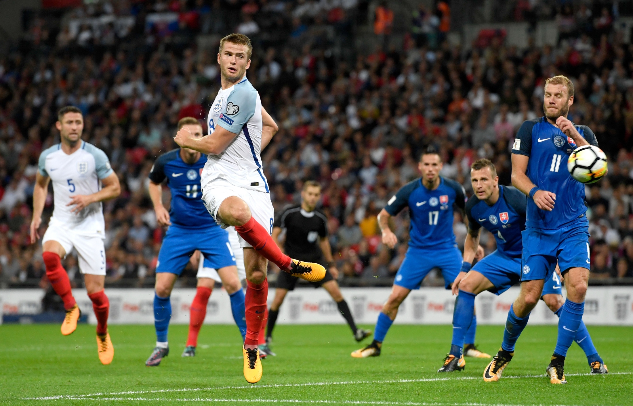 烈的比赛中 烈的比赛中