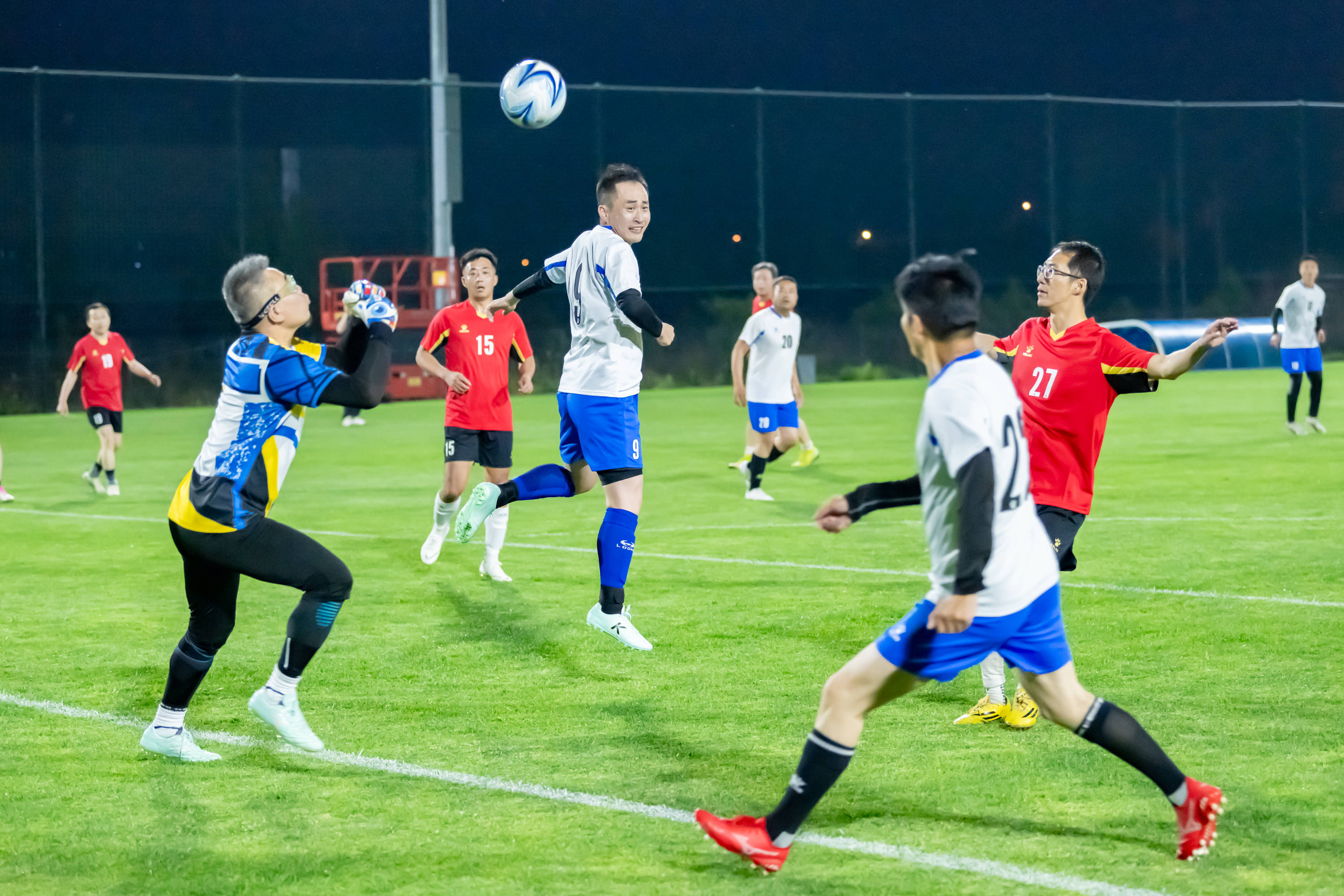 使得每位球 使得每位球